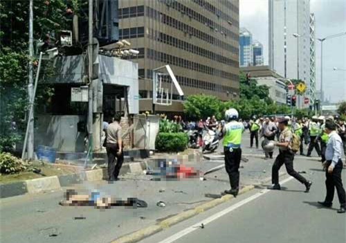 Indonesia, Jakarta, nổ bom, đấu súng, cảnh sát, Starbucks, trung tâm mua sắm