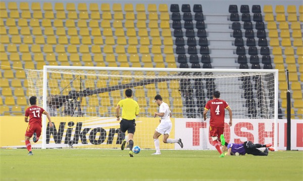 U23 Việt Nam 1-3 U23 Jordan: Sân chơi quá tầm của thầy trò Miura - Ảnh 3.