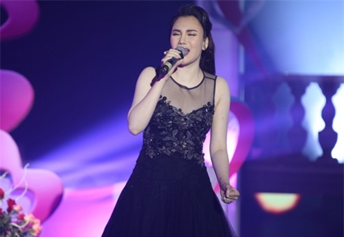 ngo ngang truoc nhan sac hien tai cua ho quynh huong - 1