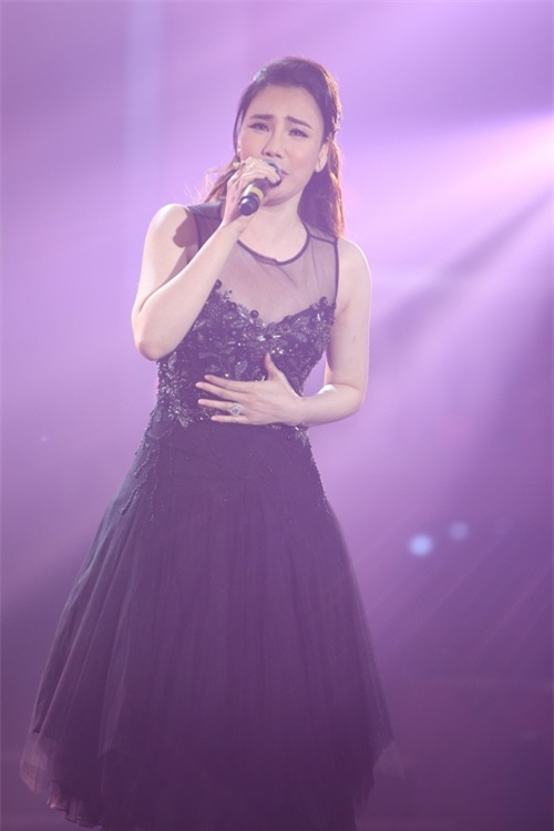 ngo ngang truoc nhan sac hien tai cua ho quynh huong - 4