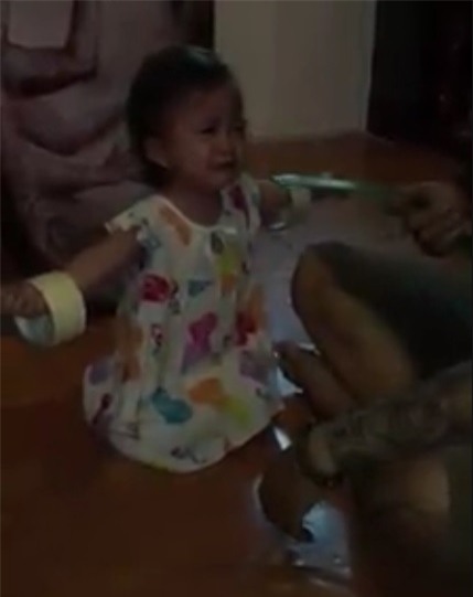 clip dạy con, con sợ bố không, con trẻ, nói dối, phạt con