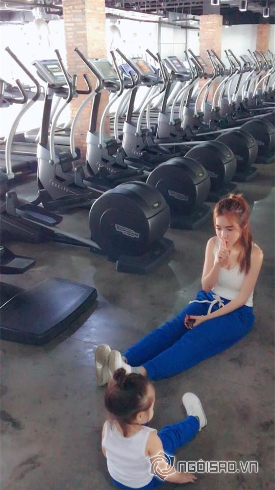 Elly Trần 2