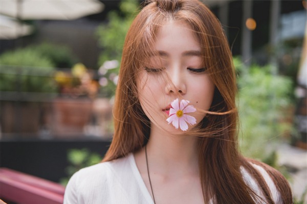 Lý do khiến bạn dùng kem dưỡng ẩm đắt tiền cũng vô ích - Ảnh 2.