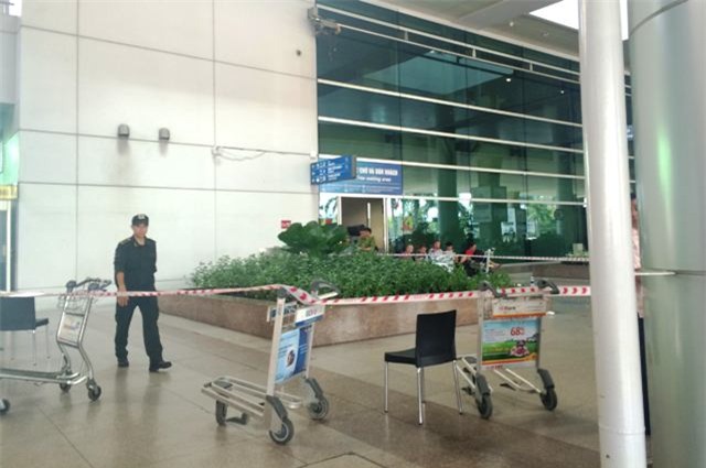 hành khách, nhảy lầu, tân Sơn Nhất,  quốc tịch Úc