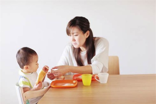 dung muon phu nu vua cham con tot, vua kiem tien gioi - 2