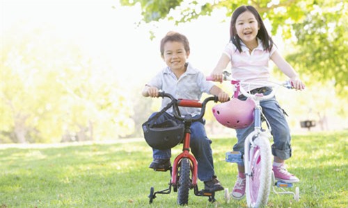 nhung kieu cham con tai hai khien tre... lun di - 2