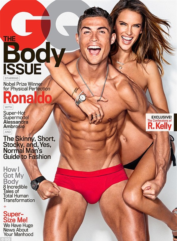 Ronaldo khoe body siêu chuẩn bên thiên thần Alessandra Ambrosio - Ảnh 1.