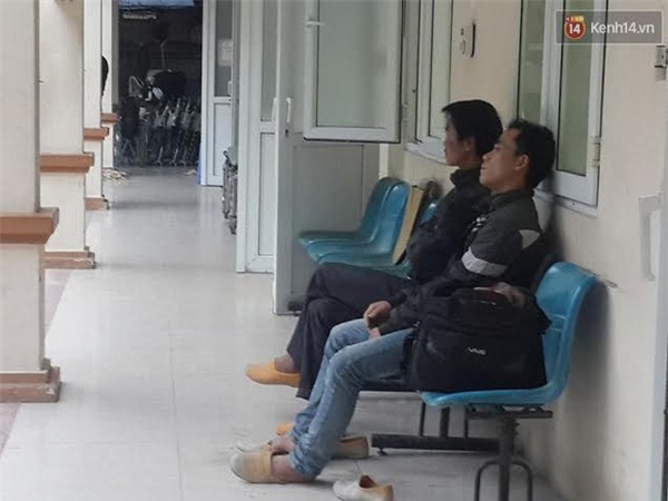 Hà Nội: Sập giàn giáo tòa nhà cao tầng, nhiều công nhân bị thương - Ảnh 2.