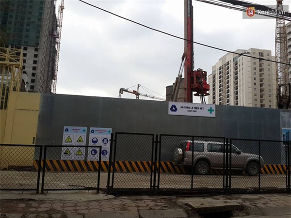 Hà Nội: Sập giàn giáo tòa nhà cao tầng, nhiều công nhân bị thương - Ảnh 3.