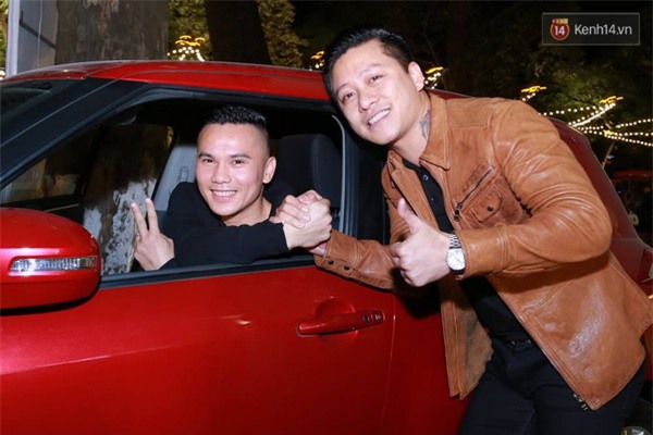 Tú Dưa rơi nước mắt khi Tuấn Hưng mua tặng xe hơi 700 triệu đồng - Ảnh 4.