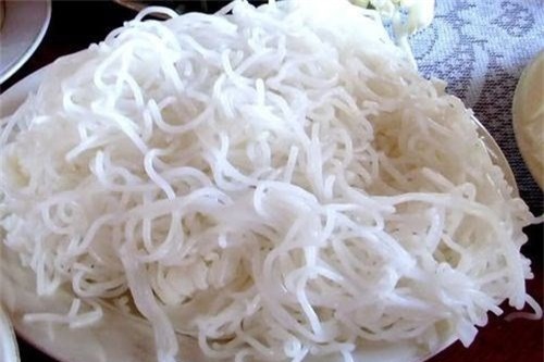 Khi bác sĩ cấm ăn bún vì dạ dày bục nát