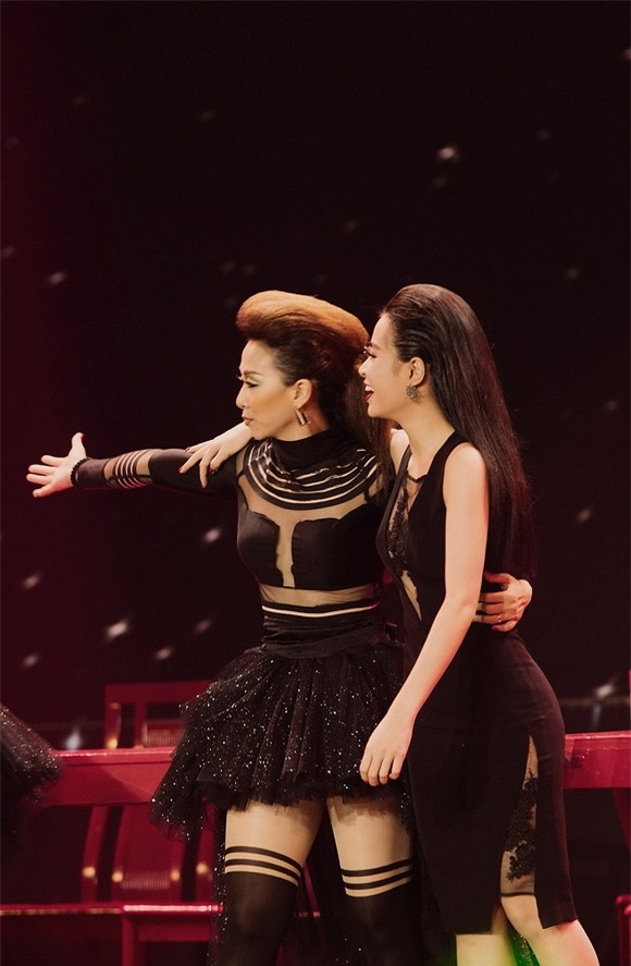 Hoàng Thùy Linh mê hoặc 5