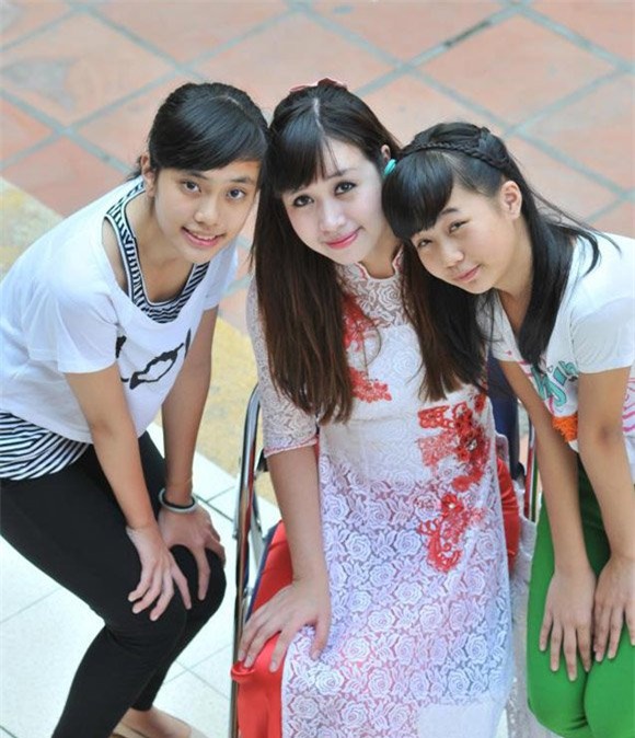 cô giáo xinh đẹp, cô giáo xinh đẹp trường THCS Đoàn Kết, cô giáo dự báo thời tiết