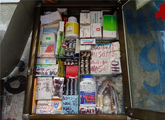 Sài gòn, miễn phí, tình người, đánh giày, bánh mỳ miễn phí, trà đá