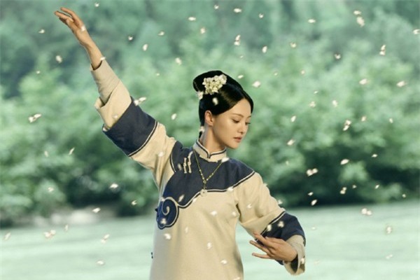 10-nu-than-co-trang-khuay-dao-man-anh-hoa-ngu-trong-nam-blogtamsuvn0