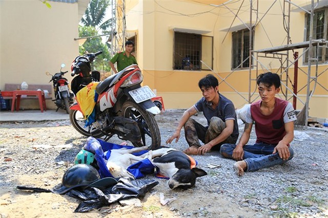 Hai thanh niên chạy Exciter dọa giết công an