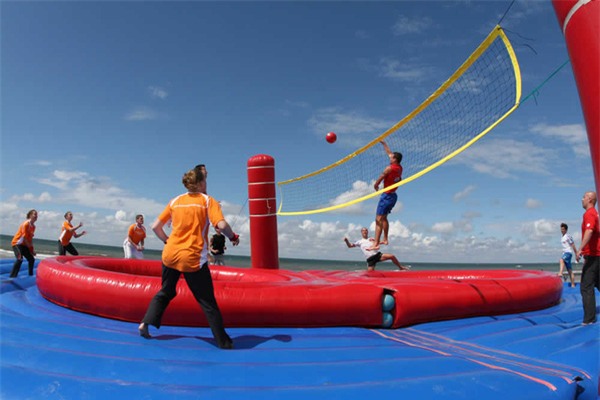 Mãn nhãn với môn thể thao kết hợp bóng đá, bóng chuyền, thể dục dụng cụ - Ảnh 4.