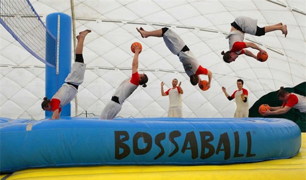 Mãn nhãn với môn thể thao kết hợp bóng đá, bóng chuyền, thể dục dụng cụ - Ảnh 6.