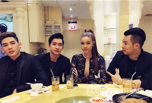 Ngọc Trinh quyến rũ 0