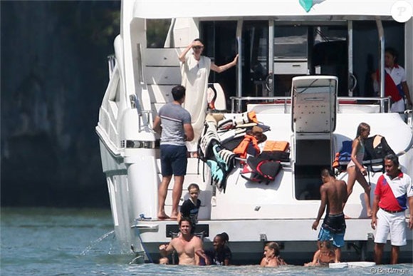 Rộ tin đồn Brad Pitt và Angelina Jolie sắp ly dị 5