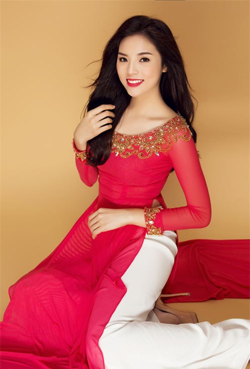 ky-duyen-diu-dang-khoe-sac-voi-ao-dai-4