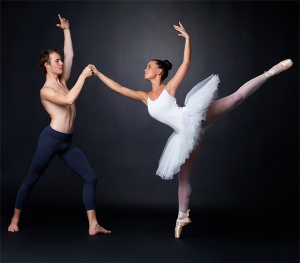 Vũ công ballet, thiên nga mang đôi bàn chân của quỷ dữ - Ảnh 3.