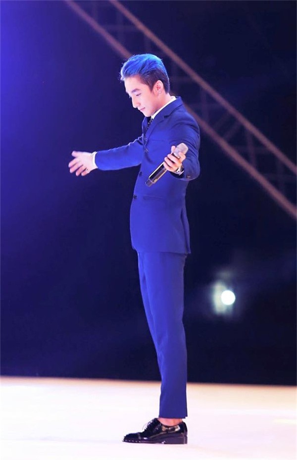 Ăn diện đơn giản, Sơn Tùng cũng trở thành Soái ca như ai - Ảnh 18.