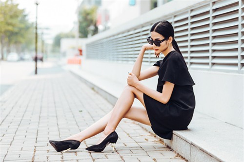 hoang thuy khoe hinh the chuan quoc te trong nang sai gon - 12