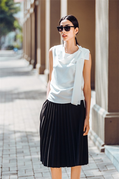 hoang thuy khoe hinh the chuan quoc te trong nang sai gon - 8