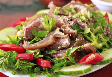 đặc sản, thực phẩm Tết, người Việt, tiết canh, nem chua