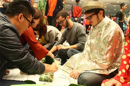 Ghé thăm chợ Tết