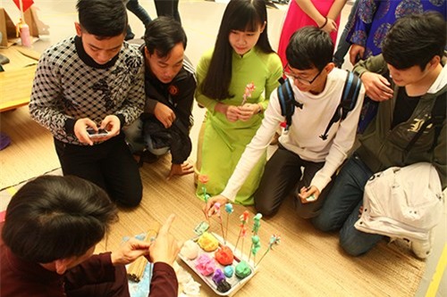 Ghé thăm chợ Tết