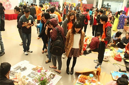 Ghé thăm chợ Tết