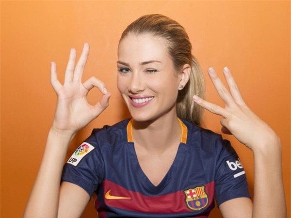 Hoa hậu thế giới 2015 phủ nhận chuyện hẹn hò với Neymar - Ảnh 2.