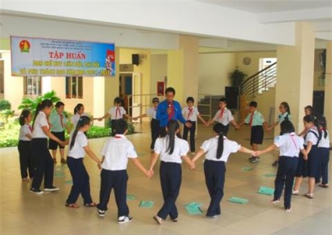 Truong Tieu hoc Dang Van Ngu (Q. Phu Nhuan, TP. HCM): Lai them mot vu xi-cang-dan