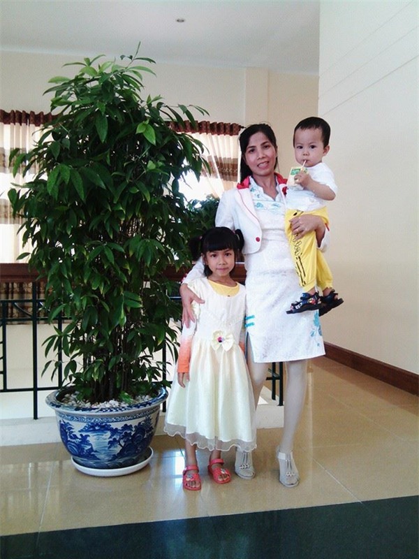 Cháu bé ngồi trên xe của chú Công an mà mọi người đang chia sẻ không phải con tôi - Ảnh 5.