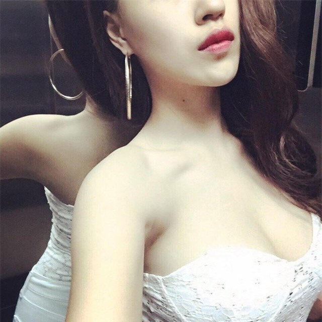 ngam than hinh sieu goi cam cua dj tit hinh anh 20