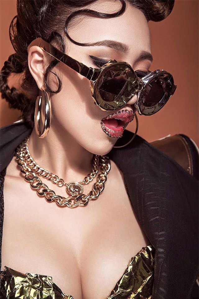 ngam than hinh sieu goi cam cua dj tit hinh anh 24