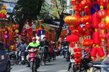 do trang tri tet trung quoc nhuom do pho hang ma - 1