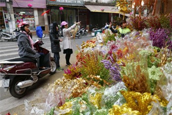 do trang tri tet trung quoc nhuom do pho hang ma - 12