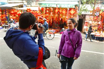 do trang tri tet trung quoc nhuom do pho hang ma - 13