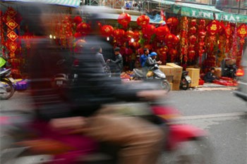 do trang tri tet trung quoc nhuom do pho hang ma - 14