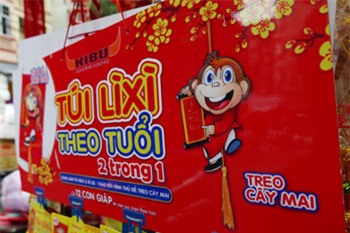 do trang tri tet trung quoc nhuom do pho hang ma - 8