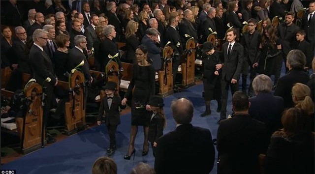 Celine Dion nghẹn ngào tiễn đưa chồng lần cuối