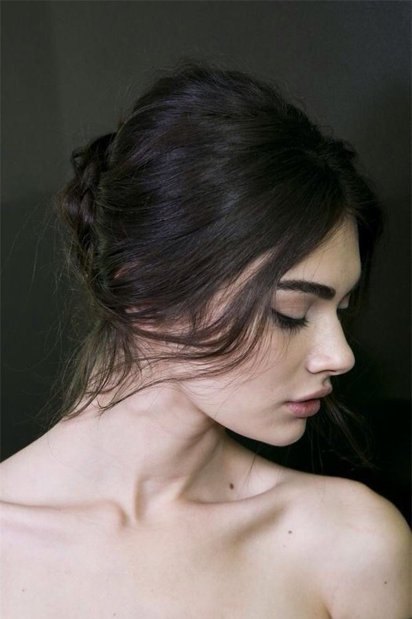 Gợi ý 5 cách tạo kiểu đẹp cho nàng tóc dài đi chơi Tết 8