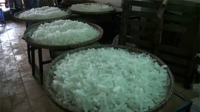 Để mứt giữ được lâu, nhiều cơ sở sản xuất nhỏ sẽ phải tăng hóa chất bảo quản. (Ảnh TL)