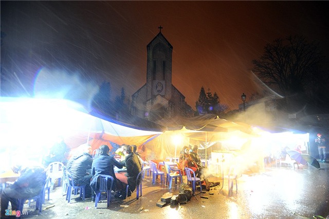 Tuyết rơi dày đặc, Sa Pa lạnh -3 độ C