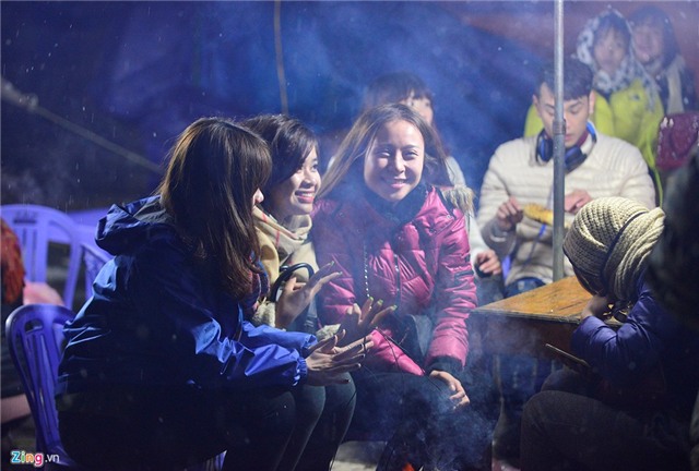 Tuyết rơi dày đặc, Sa Pa lạnh -3 độ C