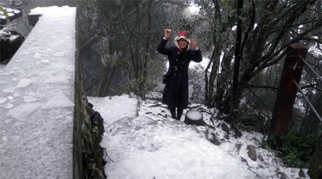 Tuyết rơi ở đỉnh núi Ba Vì, Yên Tử