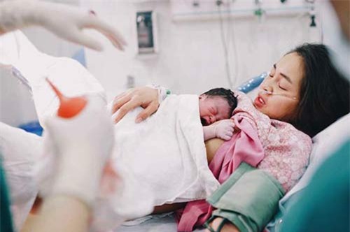 sao viet bat ngo lam me don than trong nam 2015 - 2